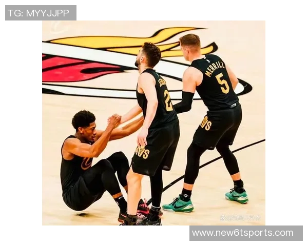 热火全队齐发力12人轮番得分8人双位数表现展现团队实力