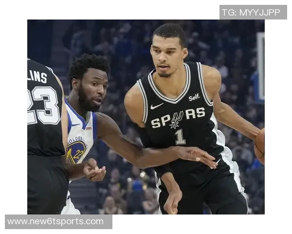 维金斯突破禁区高打板文班亚马展现超凡身高送出精彩钉板大帽 维金斯突破禁区高打板文班亚马展现超凡身高送出精彩钉板大帽