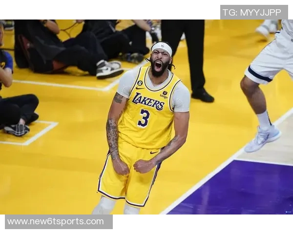 浓眉首节表现稳健轻松斩获5分5板1助展现强大状态 浓眉首节表现稳健轻松斩获5分5板1助展现强大状态